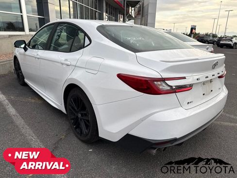 Used 2025 Toyota Camry SE FWD image 14