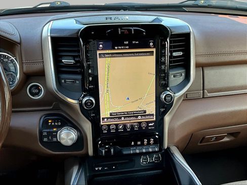 Used 2019 RAM 1500 Laramie AWD/4WD image 9