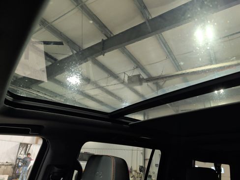 Used 2025 GMC Yukon XL AT4 image 14