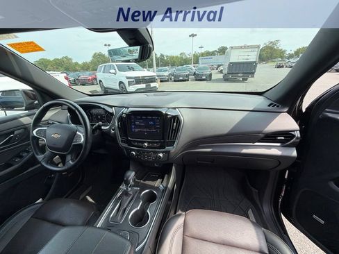 Used 2023 Chevrolet Traverse High Country w/ LPO, Cargo Package AWD/4WD image 3