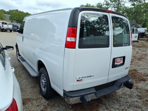 Used 2024 GMC Savana 2500 w/ Driver Convenience Package RWD image 3