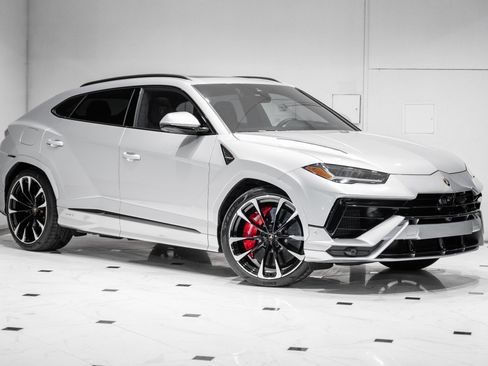 Used 2024 Lamborghini Urus S image 1