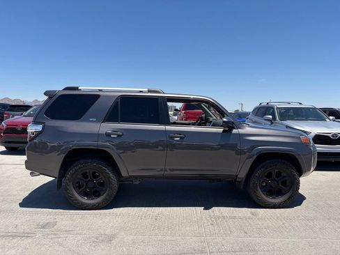 Used 2020 Toyota 4Runner SR5 AWD/4WD image 3