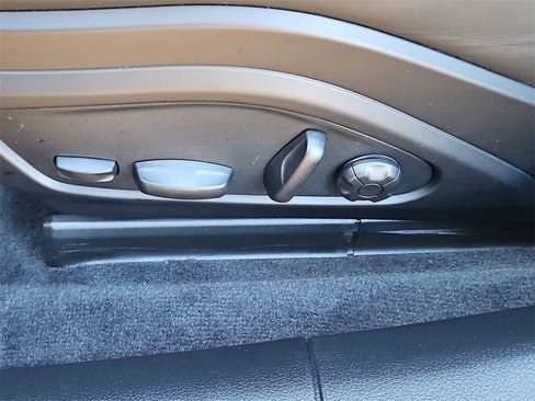 Certified 2023 Porsche Panamera 4 Platinum Edition image 20