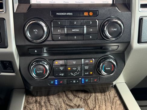 Used 2017 Ford F250 Lariat w/ Lariat Ultimate Package AWD/4WD image 14