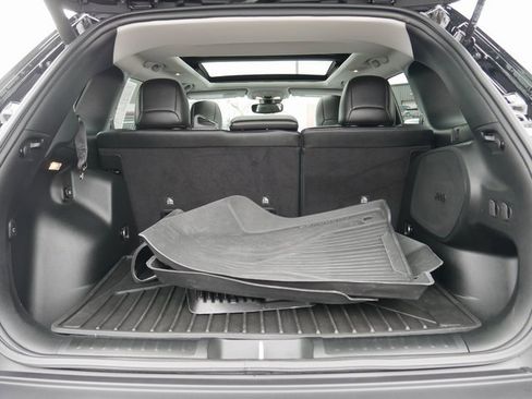 Used 2023 Jeep Cherokee Altitude Lux w/ Lux Elite Package image 11