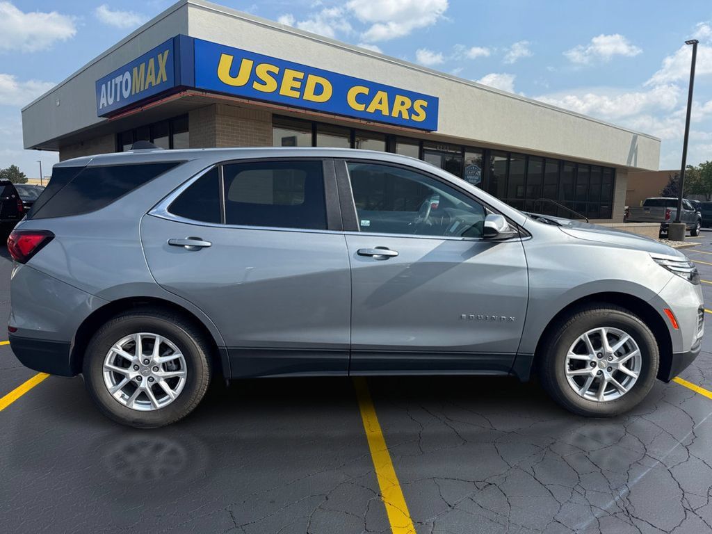 Used 2023 Chevrolet Equinox LT AWD/4WD image 2