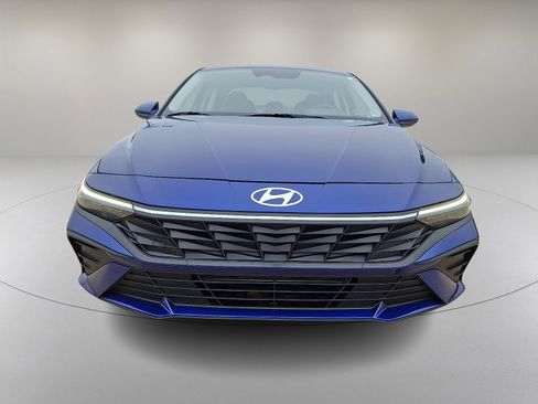 Used 2024 Hyundai Elantra SEL FWD image 3