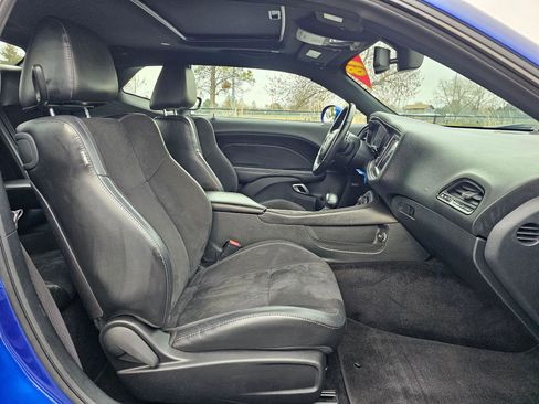 Used 2018 Dodge Challenger SXT Plus image 10