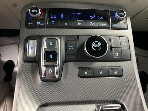 Used 2022 Hyundai Palisade SEL w/ Premium Package FWD image 18