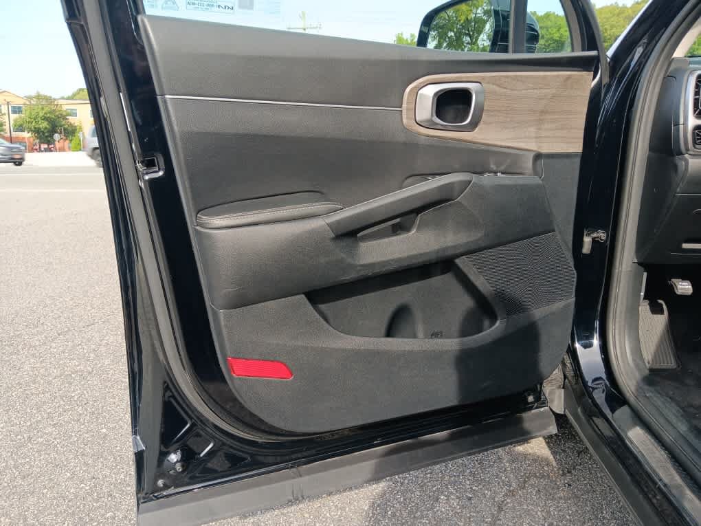 Used 2022 Kia Sorento S w/ Panoramic Sunroof Package AWD/4WD image 27