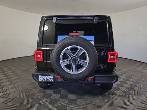 Used 2022 Jeep Wrangler Unlimited Sahara w/ Cold Weather Group AWD/4WD image 4