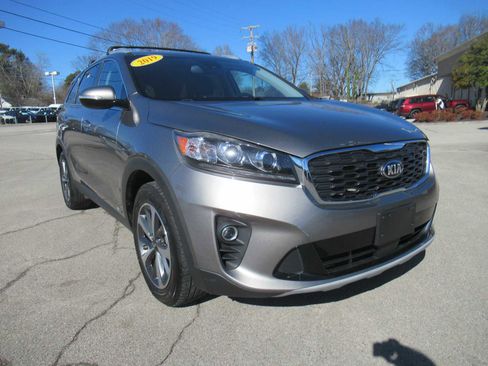 Used 2019 Kia Sorento EX image 11