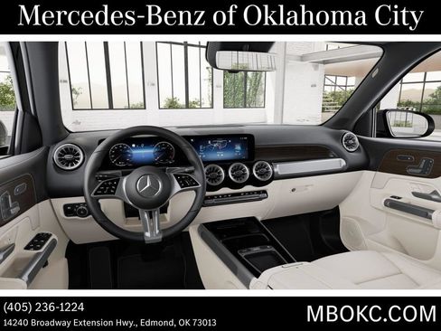 Used 2026 Mercedes-Benz GLB 250 image 3