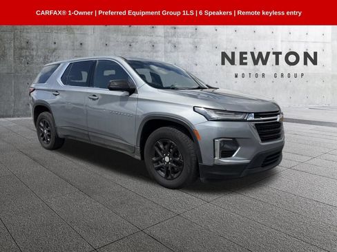 Used 2023 Chevrolet Traverse LS FWD image 1