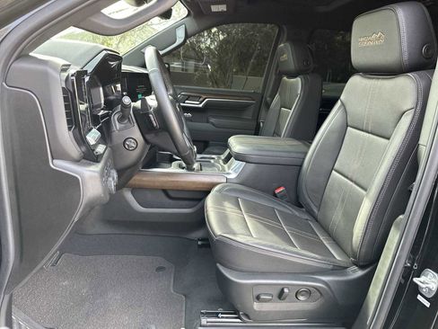 Certified 2025 Chevrolet Silverado 1500 High Country w/ Technology Package image 15