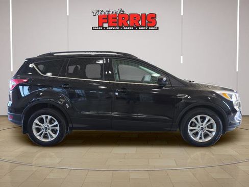 Used 2018 Ford Escape SE FWD image 4