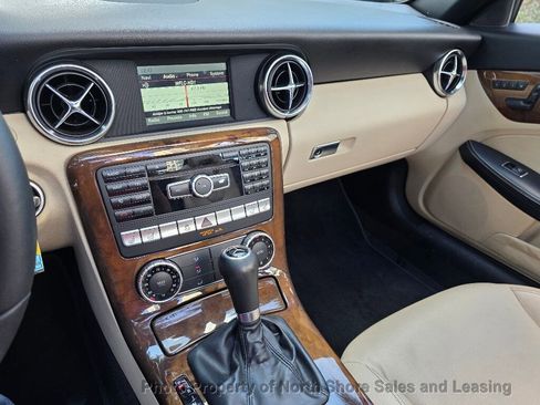 Used 2014 Mercedes-Benz SLK 250 image 44