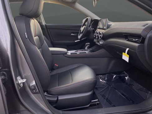 New 2025 Nissan Sentra SR w/ SR Premium Package image 28