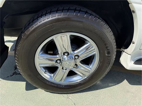 Used 2006 Lexus LX 470 4WD image 19