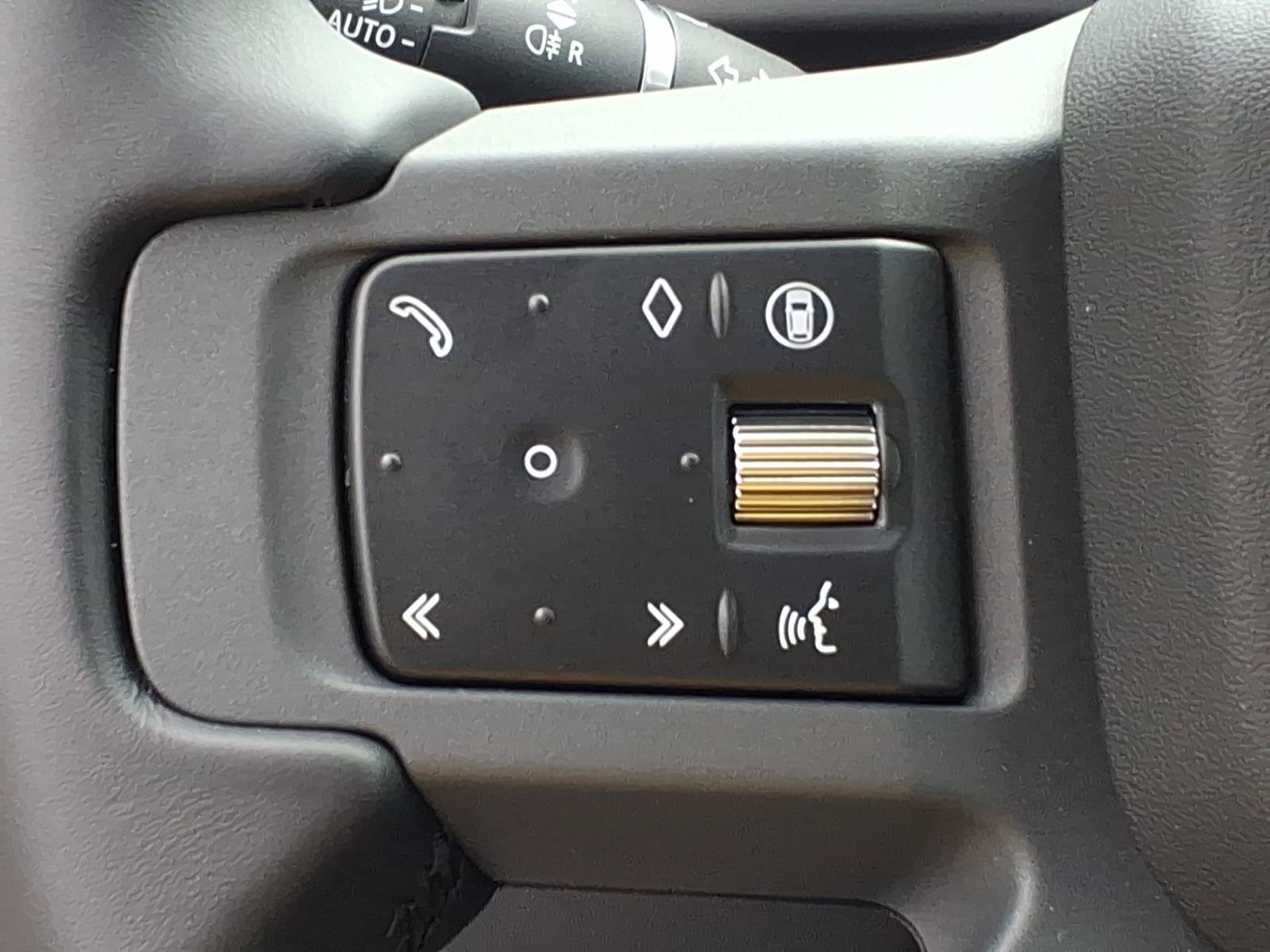 New 2026 Land Rover Defender 110 X-Dynamic SE AWD/4WD image 16