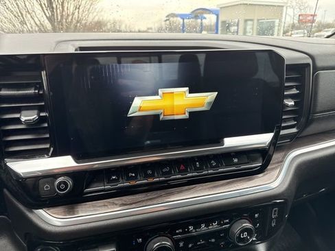 Used 2022 Chevrolet Silverado 1500 LTZ image 41