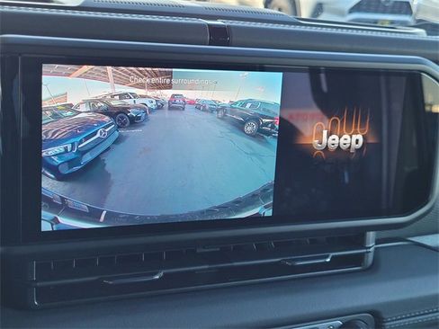 Certified 2024 Jeep Wrangler Rubicon image 10