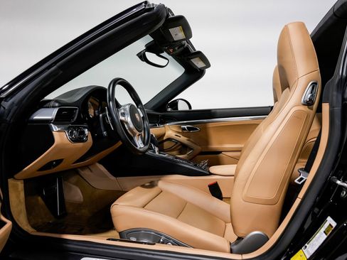 Used 2014 Porsche 911 Targa 4S AWD/4WD image 22
