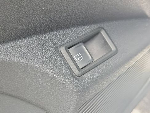 Used 2022 Volkswagen Taos SE FWD image 20