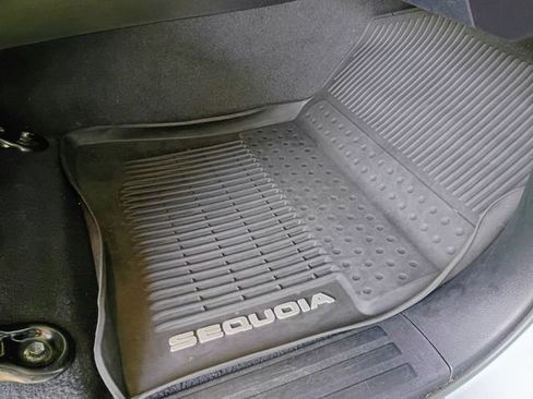Used 2020 Toyota Sequoia SR5 RWD image 40