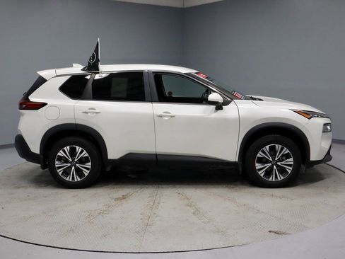 Certified 2022 Nissan Rogue SV image 7