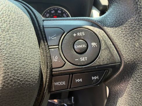 Certified 2022 Toyota RAV4 XLE AWD/4WD image 34