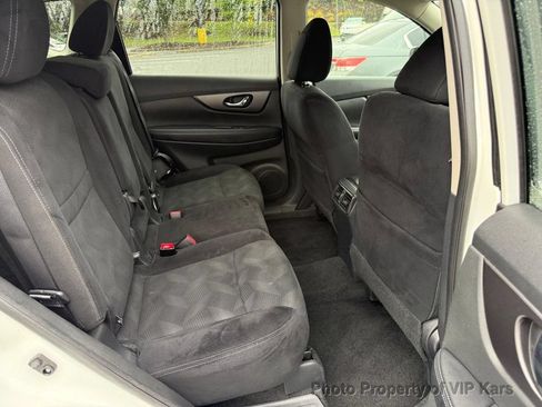 Used 2016 Nissan Rogue SV AWD/4WD image 10