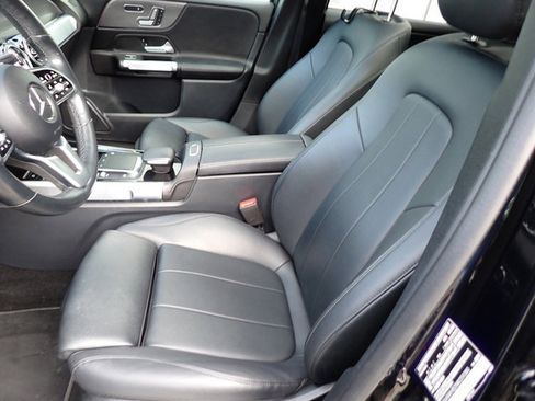 Used 2022 Mercedes-Benz GLB 250 4MATIC image 15