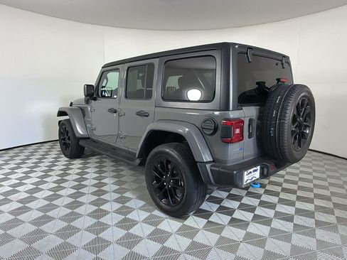 Used 2022 Jeep Wrangler Unlimited Sahara AWD/4WD image 3