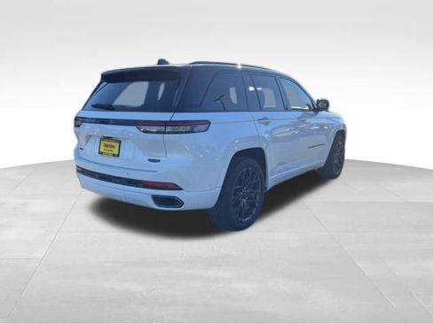 New 2025 Jeep Grand Cherokee Summit image 6