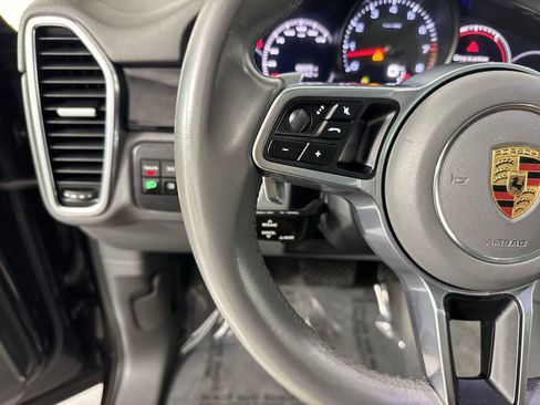 Used 2019 Porsche Cayenne AWD/4WD image 12