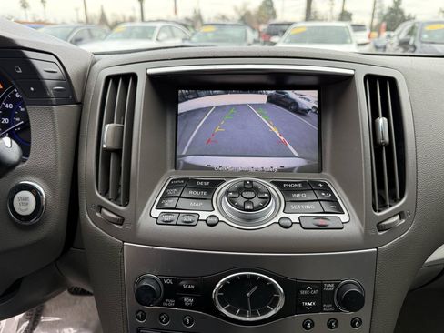 Used 2011 INFINITI G37 Journey w/ Premium Pkg RWD image 19