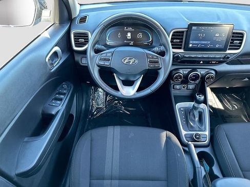 Used 2025 Hyundai Venue SEL FWD image 20