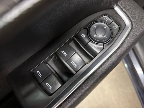 Used 2025 GMC Sierra 1500 SLT RWD image 17