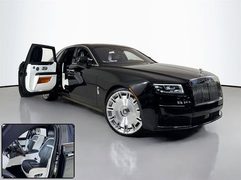 Used 2022 Rolls-Royce Ghost w/ Ghost Package image 2