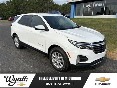 Used 2022 Chevrolet Equinox LT w/ Driver Convenience Package image 1