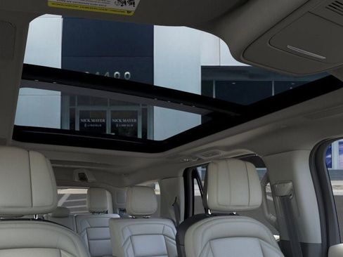 New 2026 Lincoln Navigator Reserve w/ Jet Appearance Package AWD/4WD image 22