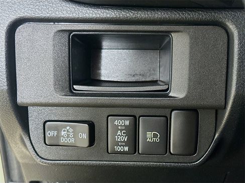 Used 2019 Toyota Tacoma TRD Off-Road image 12