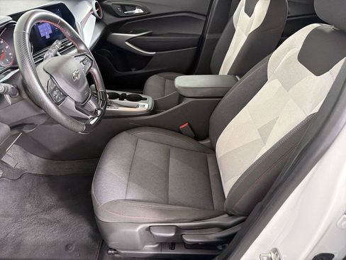 Used 2024 Chevrolet Trax RS w/ Sunroof Package FWD image 7