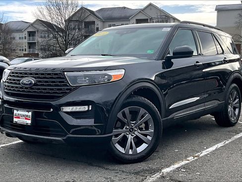 Used 2022 Ford Explorer XLT w/ Equipment Group 202A image 1