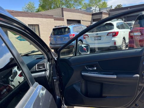 Used 2015 Subaru Crosstrek 2.0i Premium AWD/4WD image 11