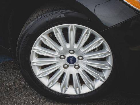 Used 2016 Ford Fusion SE FWD image 27