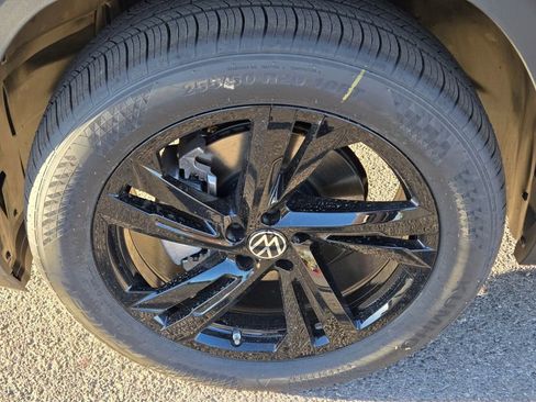 New 2026 Volkswagen Atlas Cross Sport SEL R-Line AWD/4WD image 5
