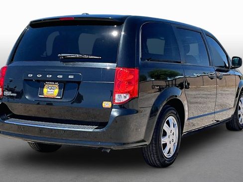Used 2019 Dodge Grand Caravan SE w/ UConnect Hands-Free Group FWD image 2